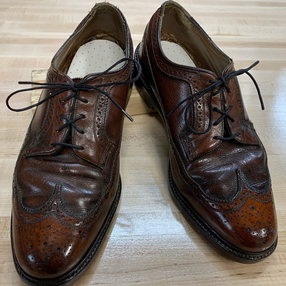 Tan/brown wing tips